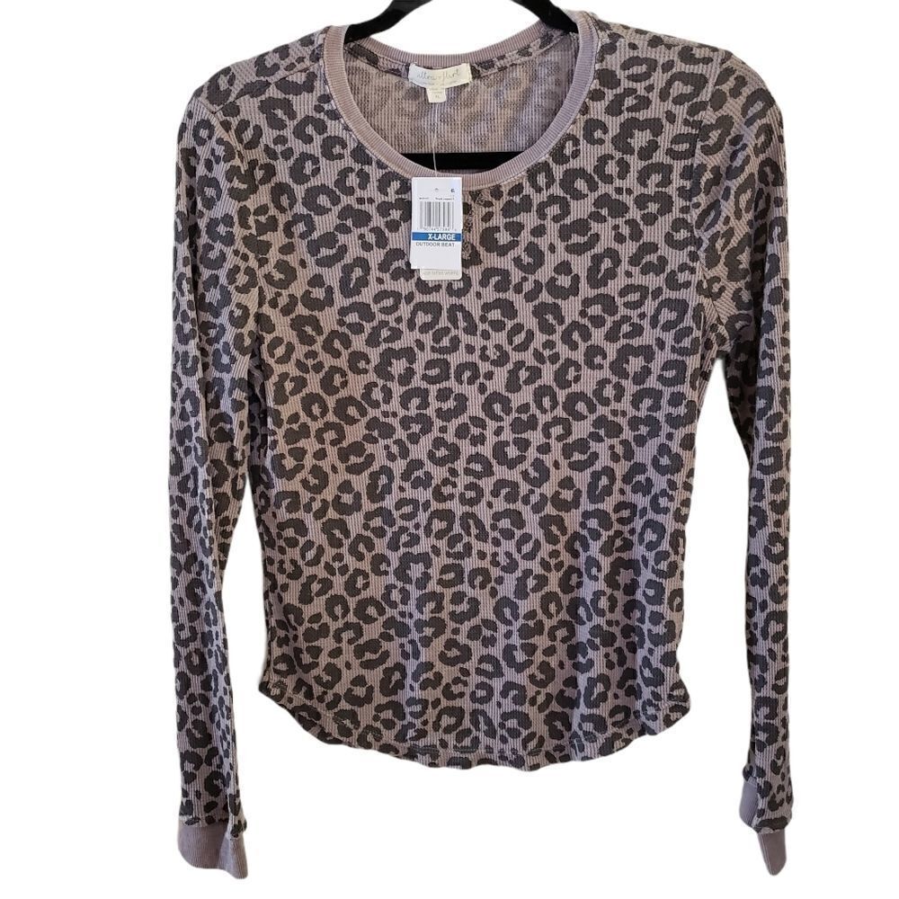 Ultra Flirt Juniors Waffle Knit Crewneck Leopard Top